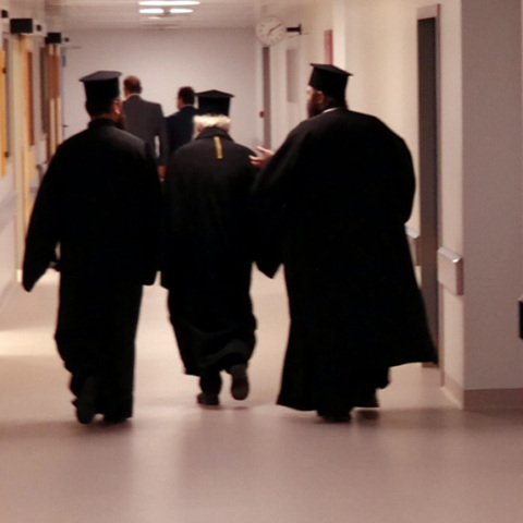 Αθήνα - Παπάδες στα εγκαίνια μονάδας χειρουργείων στον Ευαγγελισμό 