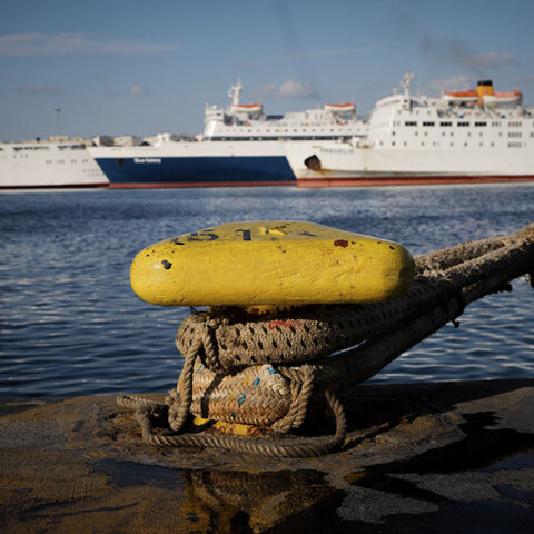 Δεμένα πλοία στα λιμάνια