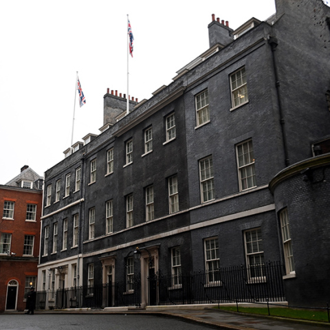 Επίσημη απολογία προς το Παλάτι του Μπάκιγχαμ εξέδωσε η Ντάουνιγκ Στριτ © EPA/ANDY RAIN   