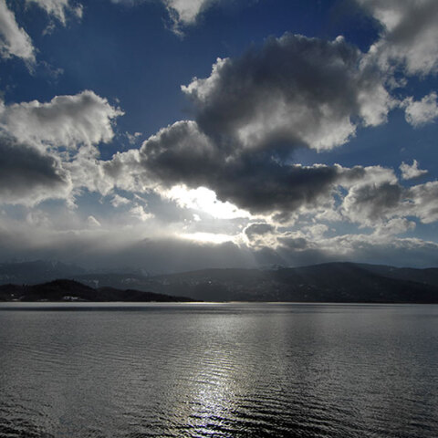 Με νεφώσεις ο καιρός στη λίμνη Πλαστήρα