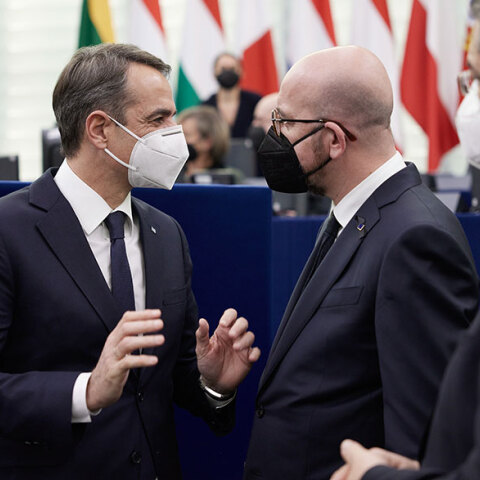 Ο πρωθυπουργός Κυριάκος Μητσοτάκης με τον πρόεδρο του Ευρωπαϊκού Συμβουλίου Σαρλ Μισέλ