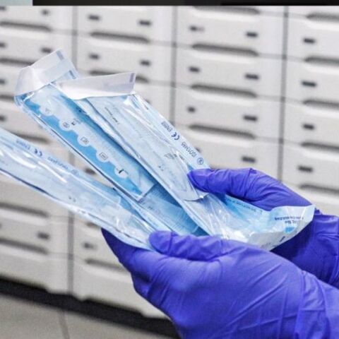 Self test: Από σήμερα στα φαρμακεία για μαθητές και εμβολιασμένους εκπαιδευτικούς