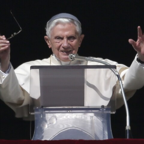 Ο Πάπας Βενέδικτος ΣΤ'