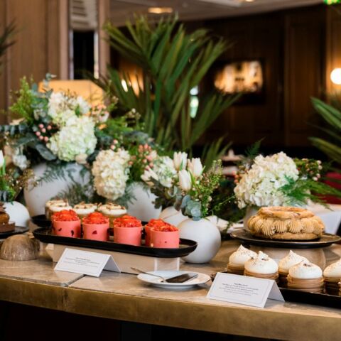 Κυριακάτικο brunch στο Athenee με επικά γλυκά του Madame Fraise