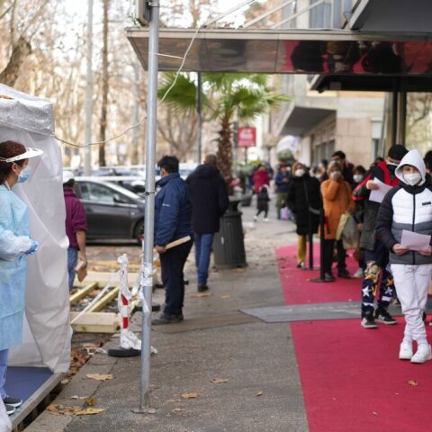 Υποπαραλλαγή Όμικρον 2: Σε ταξιδιώτες από το εξωτερικό τα πρώτα κρούσματα στην Ελλάδα – Γιατί ονομάστηκε stealth