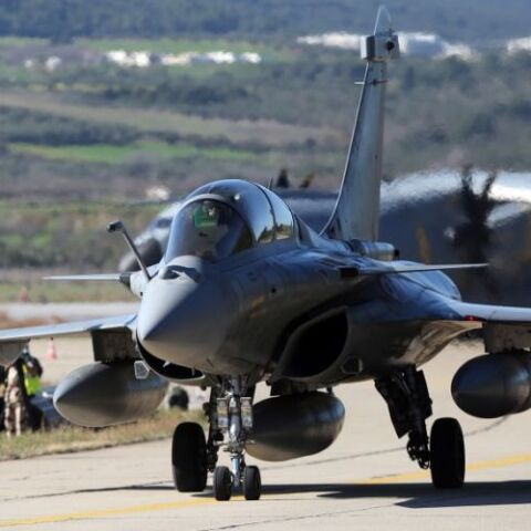  Rafale -  © EPA / ORESTIS PANAGIOTOU 