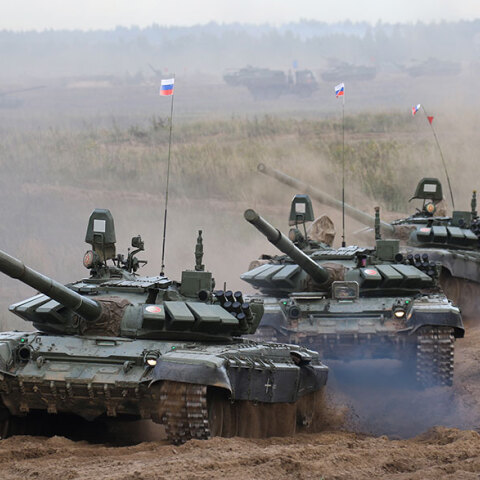 Αυξάνονται τα ρωσικά τεθωρακισμένα στα ουκρανικά σύνορα, εντείνοντας τους φόβους για επικείμενη εισβολή της Ρωσίας © EPA/RUSSIAN DEFENCE MINISTRY PRESS SERVICE/HANDOUT  