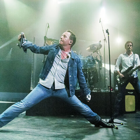 Στιγμιότυπο από τη συναυλία των Simple Minds στην Αθήνα το 2006