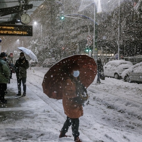ΚΑΚΟΚΑΙΡΙΑ "ΕΛΠΙΣ" / ΧΙΟΝΟΠΤΩΣΗ ΣΤΗΝ ΑΤΤΙΚΗ ΟΔΟΣ (ΤΑΤΙΑΝΑ ΜΠΟΛΑΡΗ/EUROKINISSI)