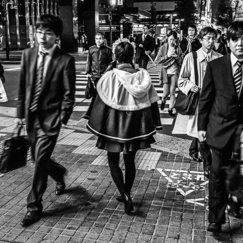 Γρηγόρης Α. Μηλιαρέσης: Συνέντευξη με τον συγγραφέα και φωτογράφο του βιβλίου «Γράμματα από έναν αιωρούμενο κόσμο» που κυκλοφορεί από τις εκδόσεις 24 Γράμματα.