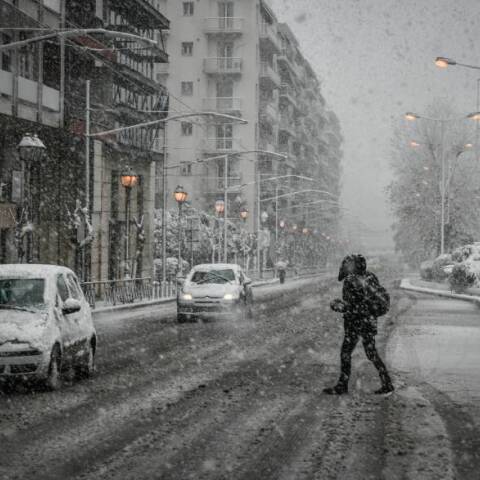 Κακοκαιρία «Ελπίδα»: Σφοδρή χιονόπτωση στο κέντρο της Αθήνας (Δευτέρα 24 Ιανουαρίου 2022).  ΤΑΤΙΑΝΑ ΜΠΟΛΑΡΗ/ EUROKINISSI
