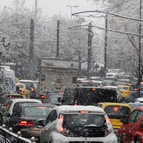 Κυκλοφοριακό χάος στους δρόμους λόγω της κακοκαιρίας Ελπίδα