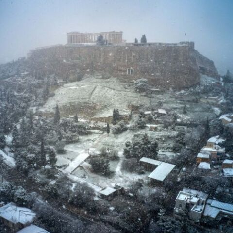 Η χιονισμένη Ακρόπολη  © Eurokinissi  