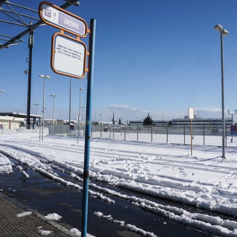 ΚΑΚΟΚΑΙΡΙΑ "ΕΛΠΙΣ" / ΣΥΝΕΧΙΖΕΤΑΙ ΓΙΑ ΔΕΥΤΕΡΗ ΗΜΕΡΑ Η ΕΠΙΧΕΙΡΗΣΗ ΑΠΕΓΚΛΩΒΙΣΜΟΥ ΑΥΤΟΚΙΝΗΤΩΝ ΣΤΗΝ ΑΤΤΙΚΗ ΟΔΟ (ΓΙΩΡΓΟΣ ΚΟΝΤΑΡΙΝΗΣ/EUROKINISSI)