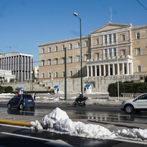 ΚΑΚΟΚΑΙΡΙΑ "ΕΛΠΙΣ" / ΓΙΑ ΤΕΤΑΡΤΗ ΗΜΕΡΑ ΔΗΜΟΙ ΚΑΙ ΠΟΛΙΤΕΣ ΠΡΟΣΠΑΘΟΥΝ ΝΑ ΑΝΤΙΜΕΤΩΠΙΣΟΥΝ ΤΑ ΠΡΟΒΛΗΜΑΤΑ ΤΗΣ ΙΣΧΥΡΗΣ ΧΙΟΝΟΠΤΩΣΗΣ / ΔΗΜΟΣ ΑΘΗΝΑΙΩΝ (ΓΙΩΡΓΟΣ ΚΟΝΤΑΡΙΝΗΣ/EUROKINISSI)