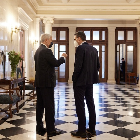 ΣΥΝΑΝΤΗΣΗ ΤΟΥ ΠΡΩΘΥΠΟΥΡΓΟΥ ΚΥΡ. ΜΗΤΣΟΤΑΚΗ ΜΕ ΤΟΝ ΔΙΕΥΘΥΝΟΝΤΑ ΣΥΜΒΟΥΛΟ ΚΑΙ ΠΡΟΕΔΡΟ ΤΟΥ ΔΣ ΤΗΣ JPMORGAN CHASE J. DIMON (ΔΗΜΗΤΡΗΣ ΠΑΠΑΜΗΤΣΟΣ/ΓΡΑΦΕΙΟ ΤΥΠΟΥ ΠΡΩΘΥΠΟΥΡΓΟΥ/EUROKINISSI)