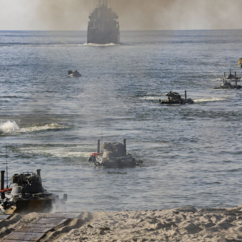 Ρωσική απόβαση στρατιωτικών δυνάμεων κατά τη διάρκεια ναυτικής άσκησης