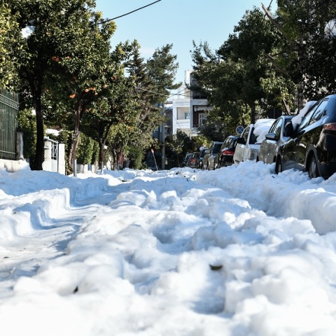 Χαλάδνρι - Κακοκαιρία «Ελπίδα»: Για πέμπτη ημέρα μάχη με τα χιόνια 