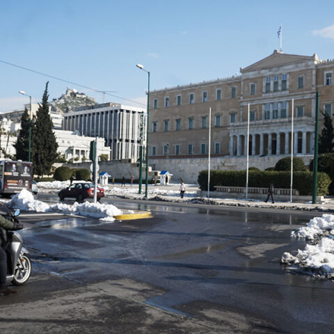 Χιόνια και παγετός στο Σύνταγμα