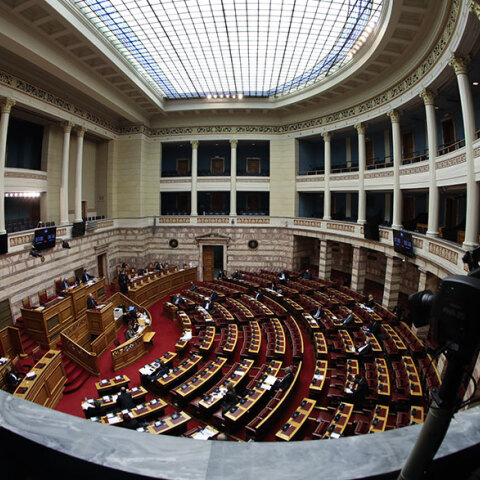 Η συζήτηση στη Βουλή για την πρόταση μομφής