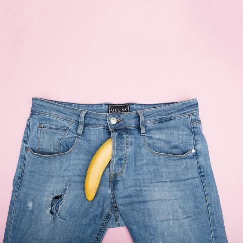 Είναι πολλές πλέον οι τηλεοπτικές σειρές που δείχνουν full ανδρικό γυμνό και πέη. Τι συνέβη ξαφνικά και ξεπεράστηκε το ταμπού;