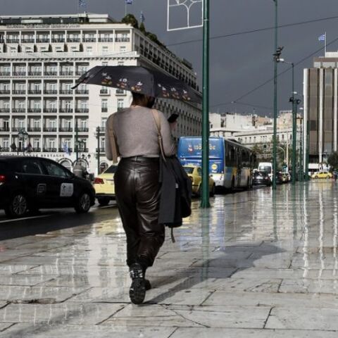 Βροχερός και αύριο ο καιρός - Πού θα χιονίσει