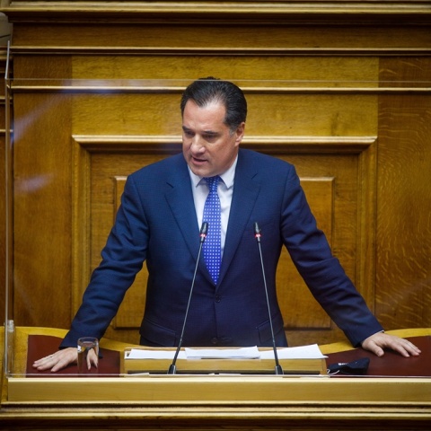 Ο υπουργός Ανάπτυξης και Επενδύσεων, Άδωνις Γεωργιάδης, στο βήμα της Βουλής των Ελλήνων