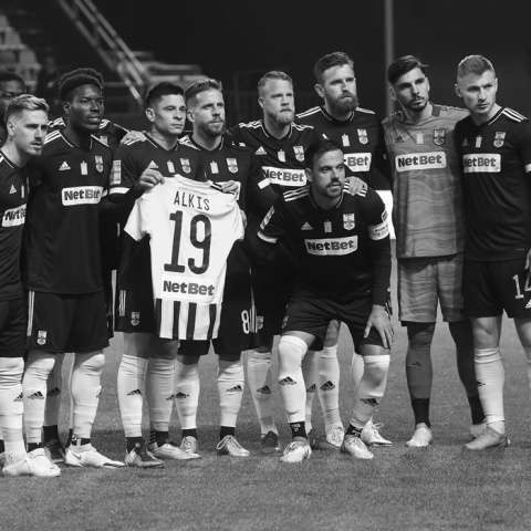 Δολοφονία Άλκη Καμπανού: Η φανέλα με το 19  της ομάδας του Άρη αφιερωμένη στη μνήμη του 19χρονου που δολοφονήθηκε στη Θεσσαλονίκη