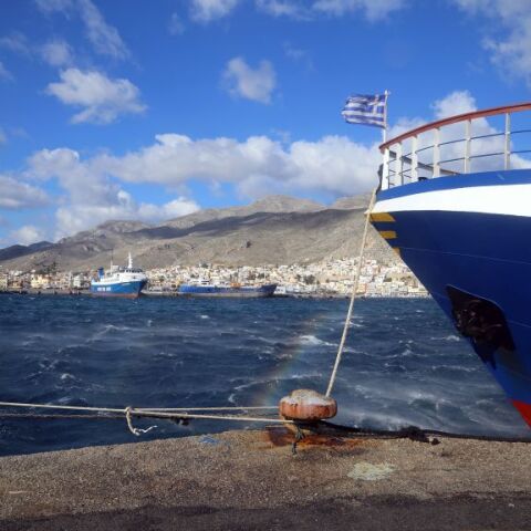 Δεμένα τα πλοία στα λιμάνια – Ποια δρομολόγια δεν πραγματοποιούνται