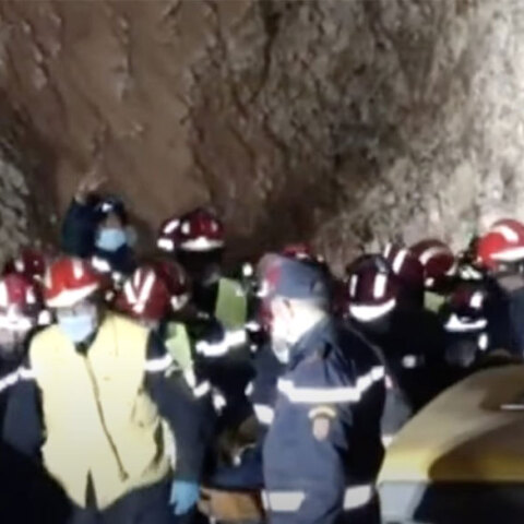 Διασώστες στο Μαρόκο απομακρύνουν νεκρό από το πηγάδι τον 5χρονο Ραγιάν
