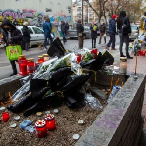 Δολοφονία Άλκη: Δύο συλλήψεις μετά τις εφόδους σε συνδέσμους της Θεσσαλονίκης – Τα ευρήματα των Αρχών