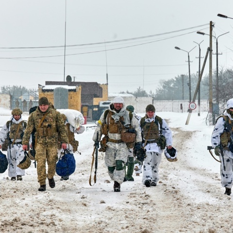 Ουκρανοί στρατιώτες ετοιμάζονται για άσκηση