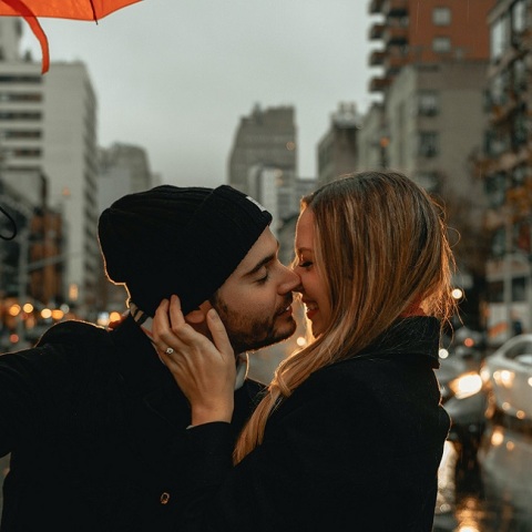 Ένα ερωτευμένο ζευγάρι. 