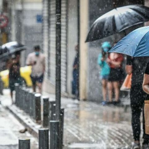 Προ των πυλών η κακοκαιρία «εξπρές» με θυελλώδεις ανέμους, καταιγίδες και χιόνια στα ορεινά.