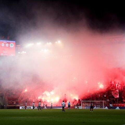 Χαλάρωση μέτρων: Εξετάζεται η αύξηση του αριθμού των φιλάθλων στα γήπεδα