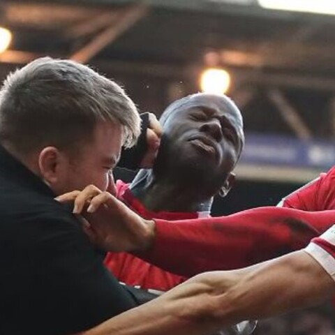 Οπαδός της Λέστερ χτυπά τους παίκτες της Νότιγχαμ