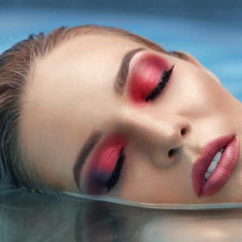 Συμβουλές ομορφιάς: 5 μικρά και εύκολα κόλπα-μυστικά για αποτελεσματική ενυδάτωση του δέρματος στο πρόσωπο, το σώμα και τα μαλλιά. 