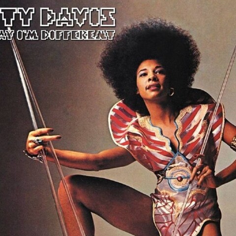 Πέθανε η εμβληματική τραγουδίστρια της φανκ, Μπέτι Ντέιβις