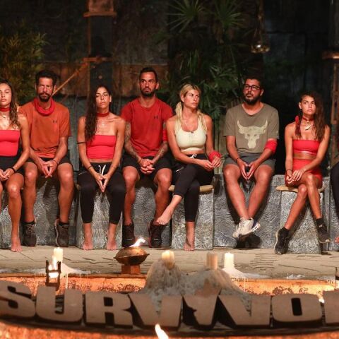 Survivor 2022: Η ομάδα των «Διασήμων» πριν την αποχώρηση του Λάμπρου Κωνσταντάρα και της Αθηνάς Ευμορφιάδη