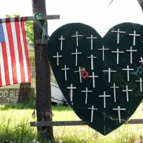 ΗΠΑ: Η αμερικανική οπλοβιομηχανία Remington κατέληξε σε συμφωνία με τις οικογένειες των θυμάτων του μακελειού στο Sandy Hook το 2012	