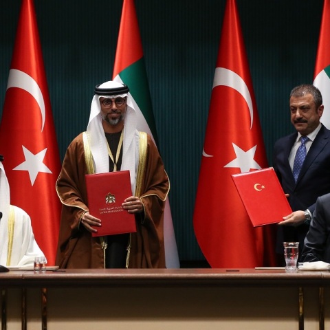 Στα ΗΑΕ ο Ερντογάν επιδιώκοντας ενίσχυση της διμερούς συνεργασίας