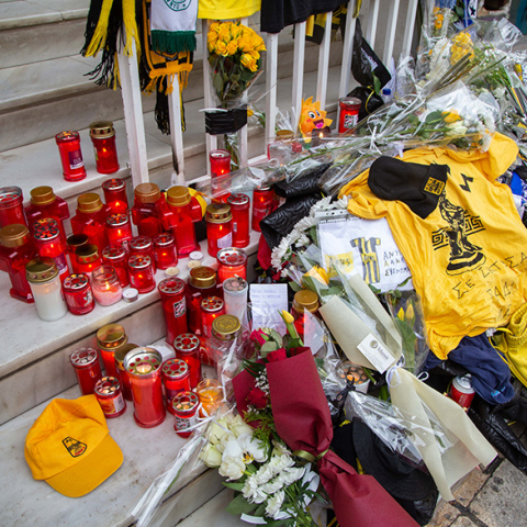 Το σημείο όπου έπεσε νεκρός ο 19χρονος Άλκης που δολοφονήθηκε στη Χαριλάου