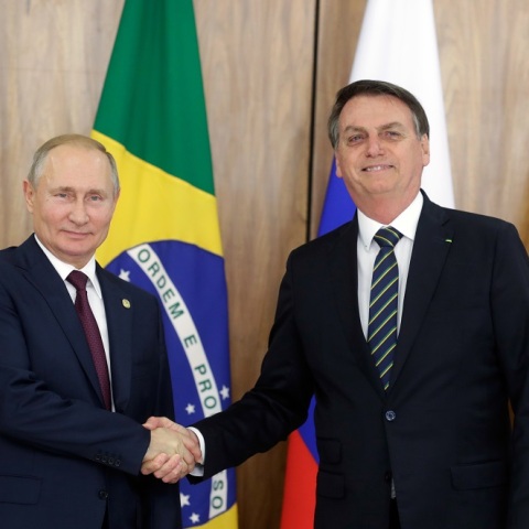 Ο Πούτιν είδε τον Μπολσονάρου χωρίς να τον βάλει στο τραπέζι αεροδρόμιο