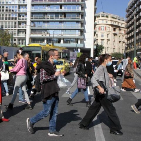 Πολίτες στην Αθήνα © Eurokinissi   