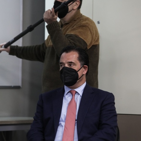 Γεωργιάδης: Οι μειώσεις σε ΦΠΑ και ΕΦΚ δεν μειώνουν τις τιμές