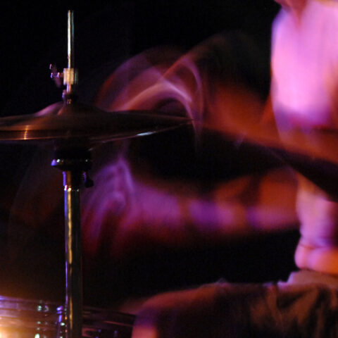 Νέες καταγγελίες για σεξουαλική κακοποίηση για πρώην ντράμερ γνωστού συγκροτήματος