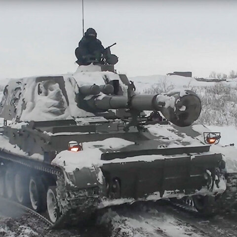 Ρωσικό άρμα μάχης στα σύνορα με την Ουκρανία