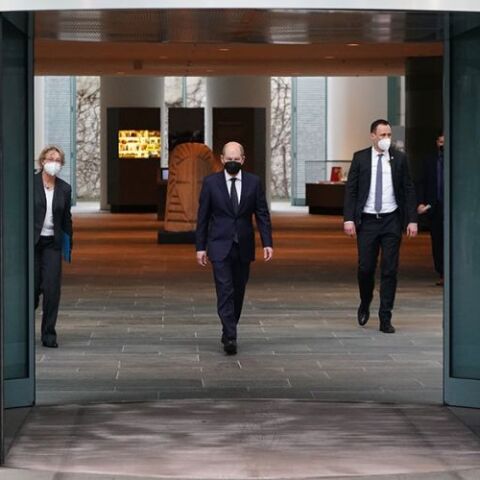 Ρωσο-Ουκρανικός Πόλεμος - Σολτς: Η Ευρώπη απειλείται με πόλεμο