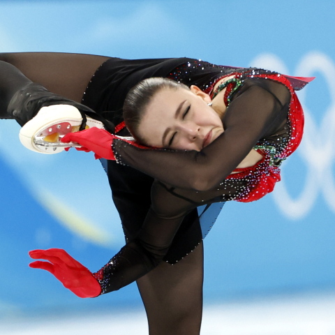 Η αθλήτρια Καμίλα Βαλίεβα αγωνίζεται στους Χειμερινούς Ολυμπιακούς Αγώνες στο Πεκίνο