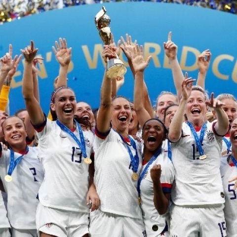 Μέγκαν-Ραπίνο συνεχίζουν τον αγώνα για ίση αμοιβή